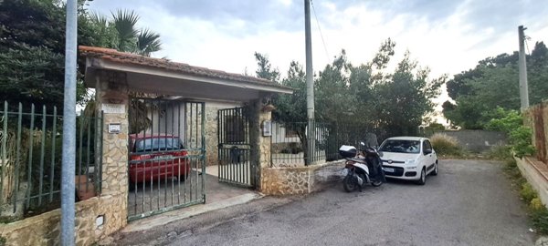 casa indipendente in vendita ad Isola delle Femmine