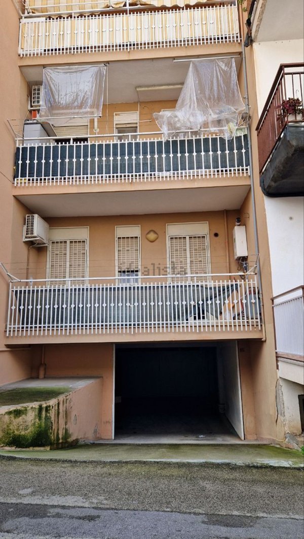 box auto in vendita ad Isola delle Femmine