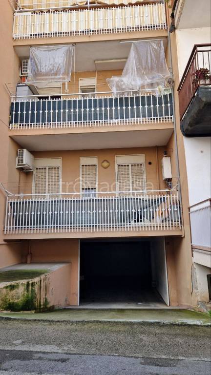 box auto in vendita ad Isola delle Femmine