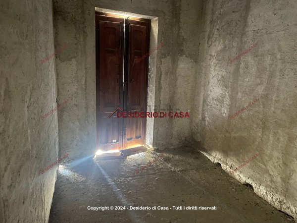 casa semindipendente in vendita a Lascari