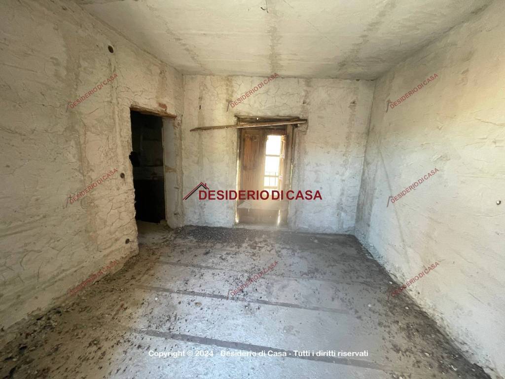 casa semindipendente in vendita a Lascari