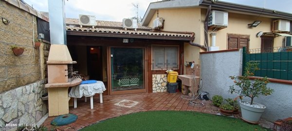 casa indipendente in vendita a Lascari