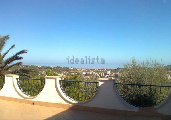 casa indipendente in vendita a Lascari