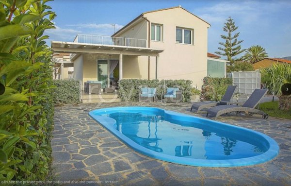 casa indipendente in vendita a Lascari