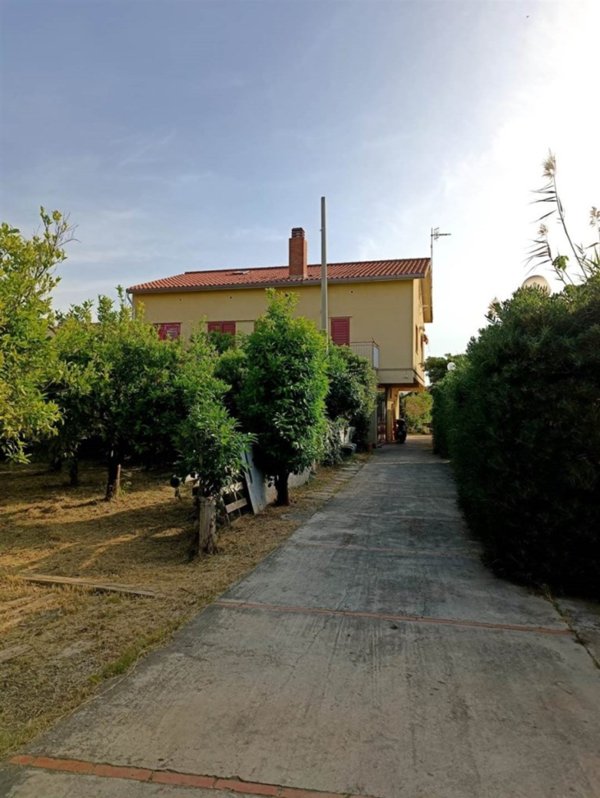 casa indipendente in vendita a Lascari