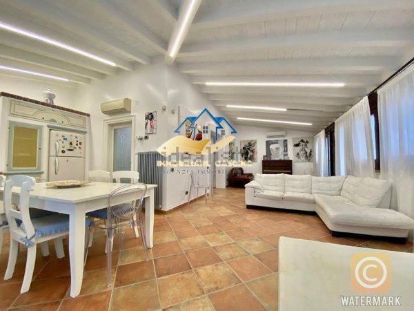 casa indipendente in vendita a Lascari