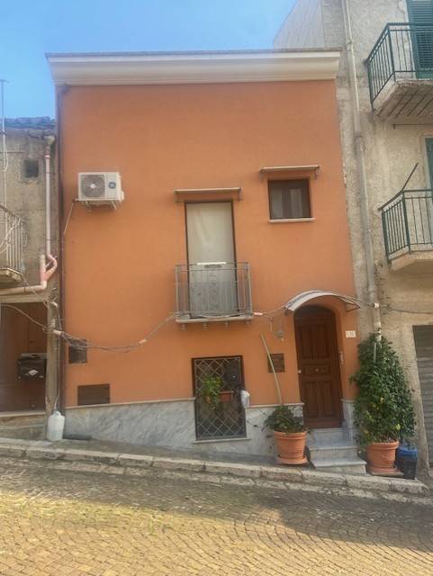 casa indipendente in vendita a Lascari