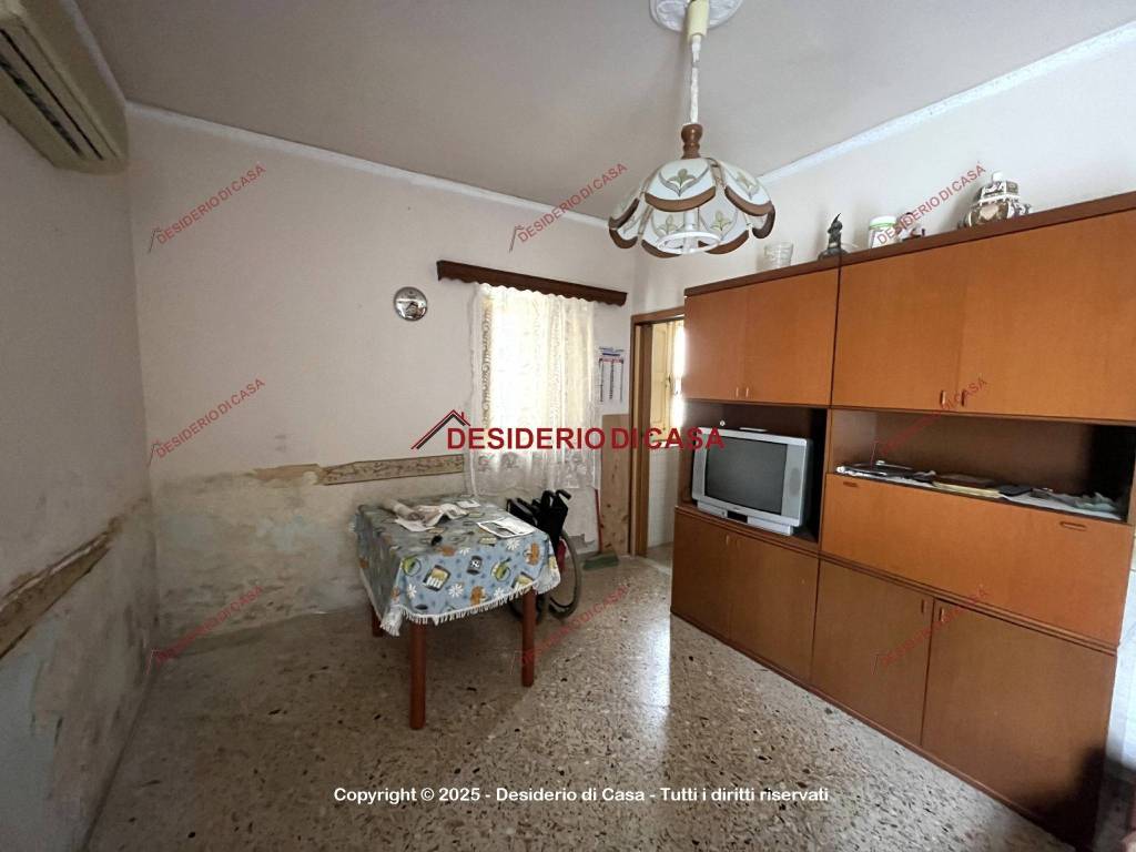 casa indipendente in vendita a Lascari