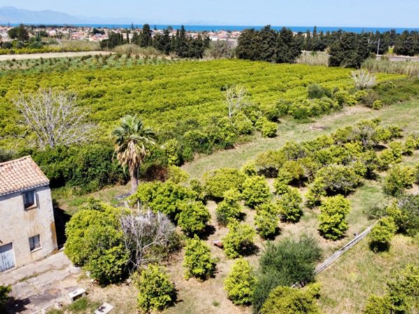 casa indipendente in vendita a Lascari