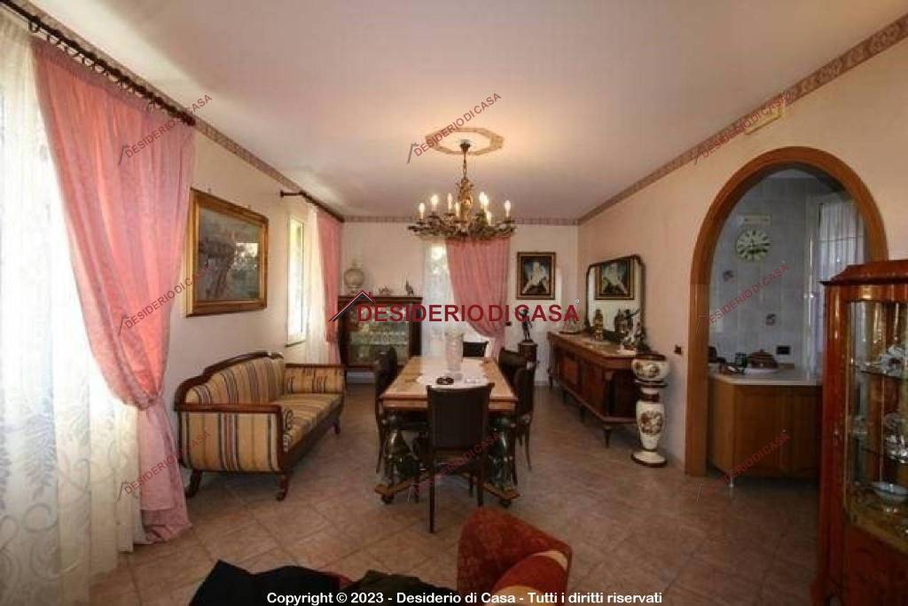 casa indipendente in vendita a Lascari