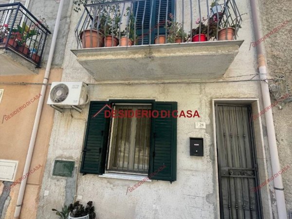 casa indipendente in vendita a Lascari