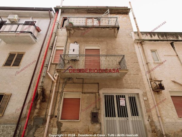 casa indipendente in vendita a Lascari