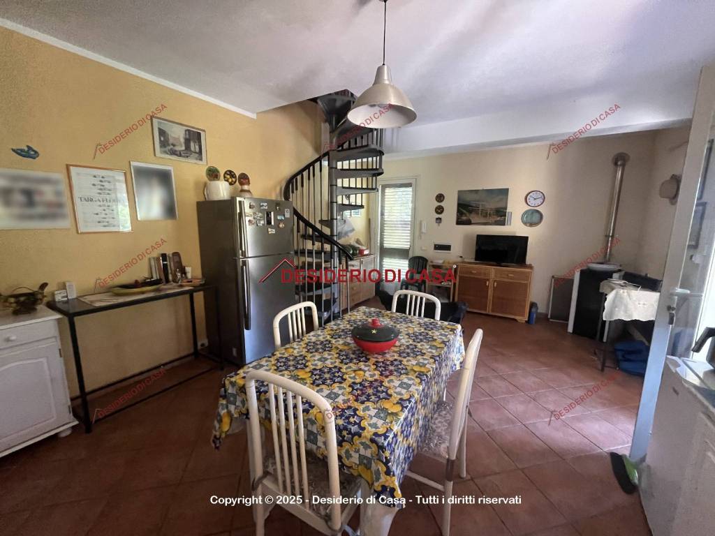 casa indipendente in vendita a Lascari