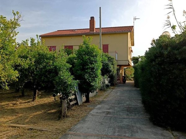 casa indipendente in vendita a Lascari