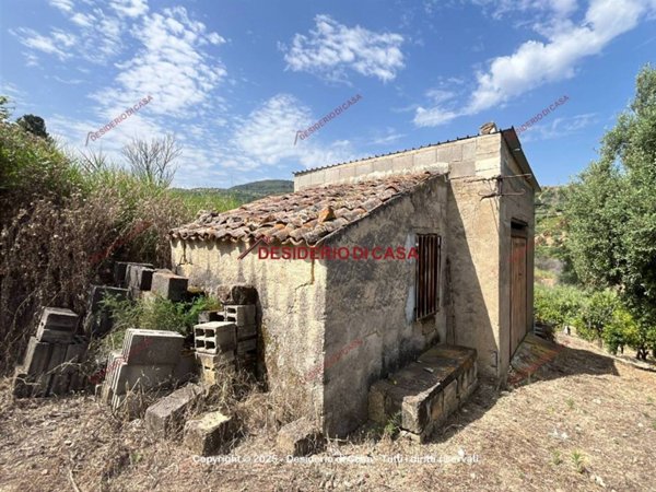 casa indipendente in vendita a Lascari