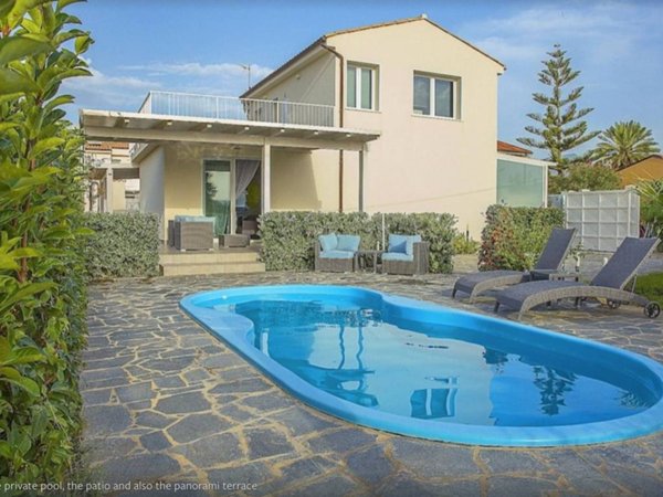 casa indipendente in vendita a Lascari