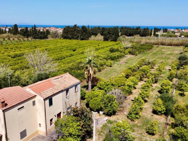 casa indipendente in vendita a Lascari