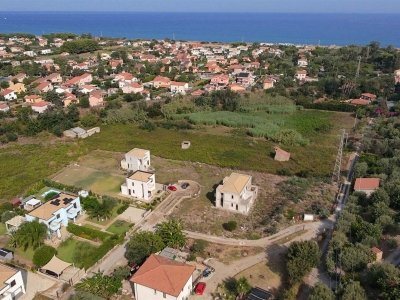 casa indipendente in vendita a Lascari