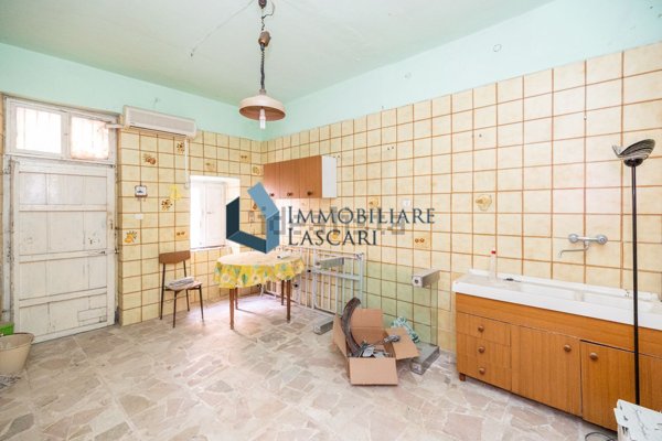 casa indipendente in vendita a Lascari