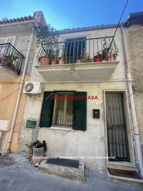 casa indipendente in vendita a Lascari