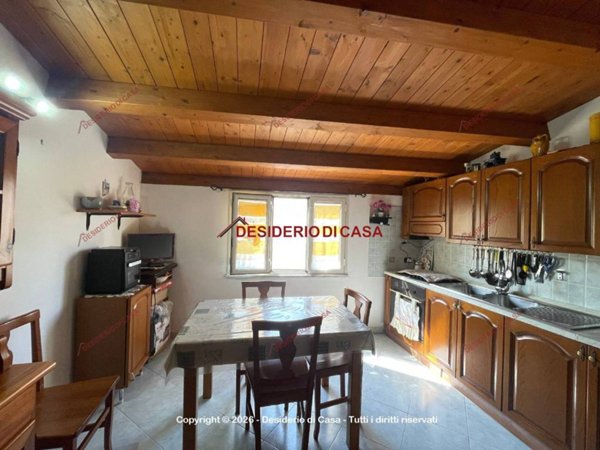 casa indipendente in vendita a Lascari