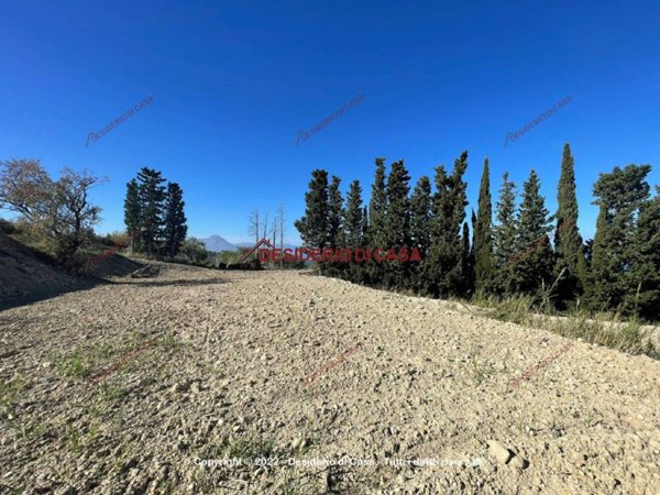 terreno in vendita a Lascari