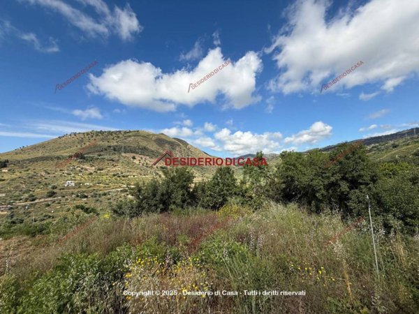 casa semindipendente in vendita a Lascari