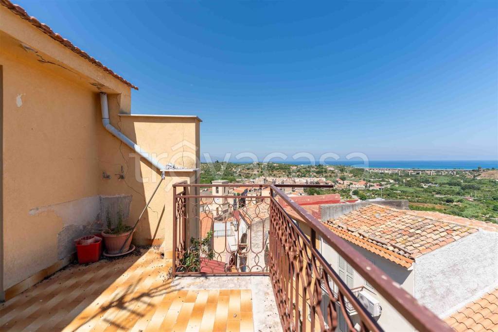 casa indipendente in vendita a Lascari