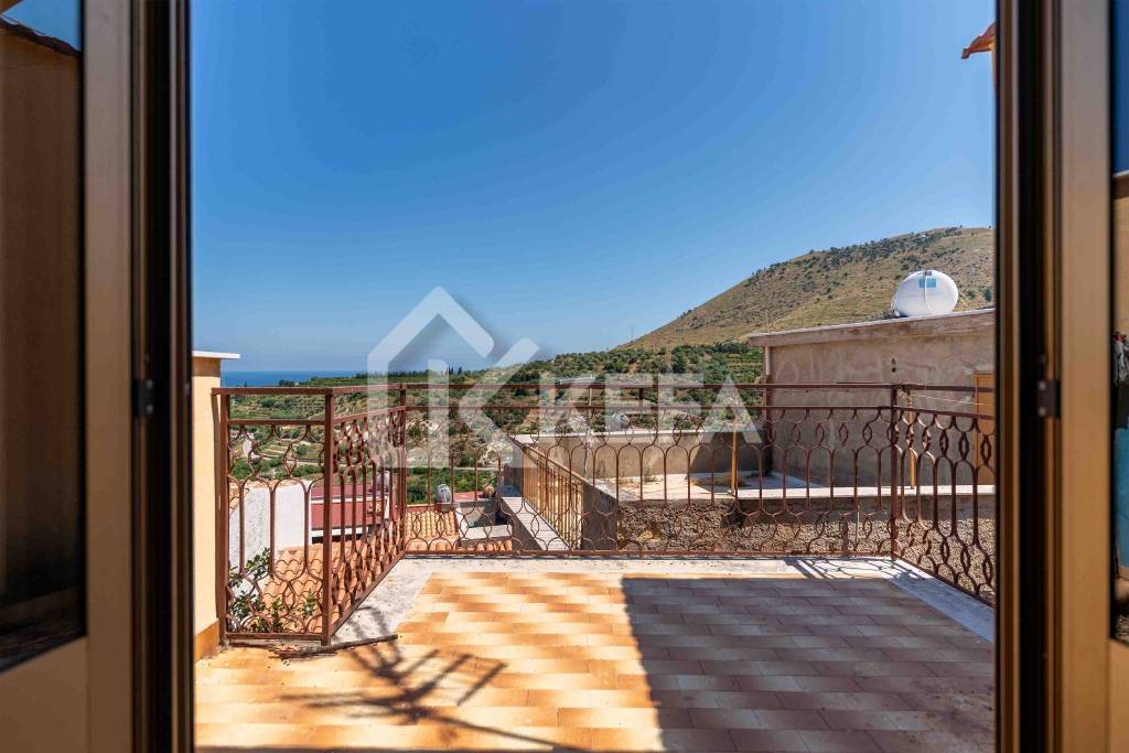 casa indipendente in vendita a Lascari