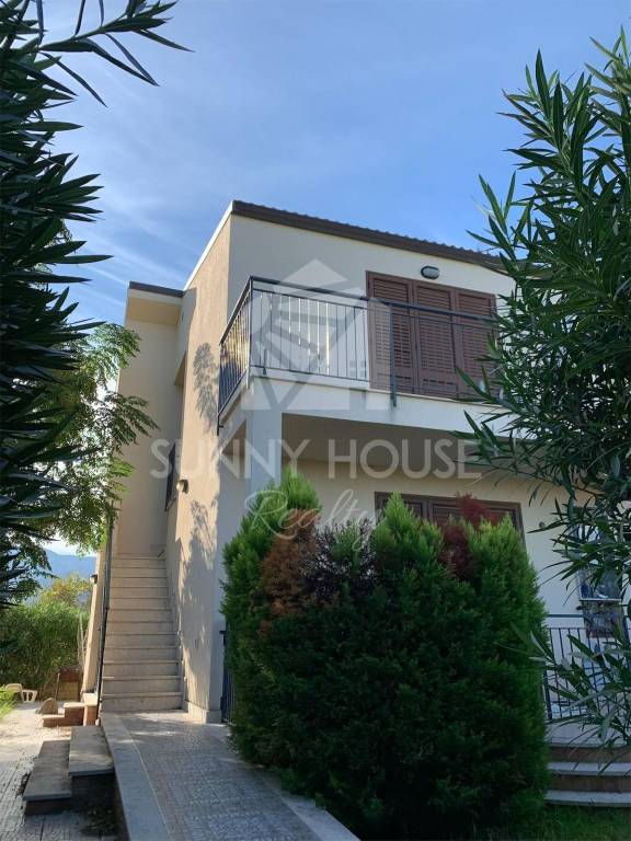 casa indipendente in vendita a Lascari