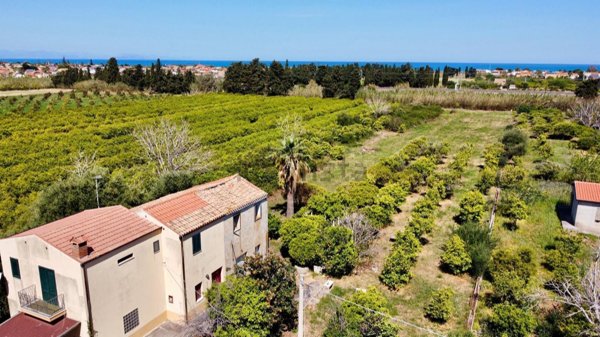 pentavano in vendita a Lascari