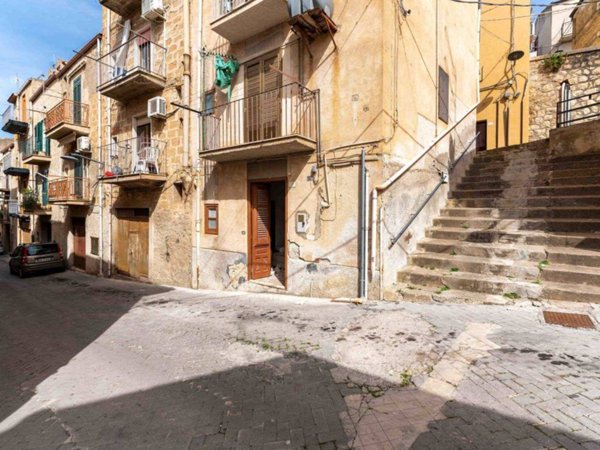 casa indipendente in vendita a Lascari