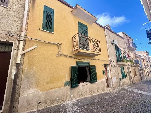 casa indipendente in vendita a Lascari