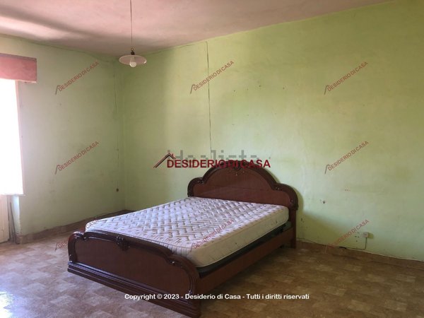 casa indipendente in vendita a Lascari