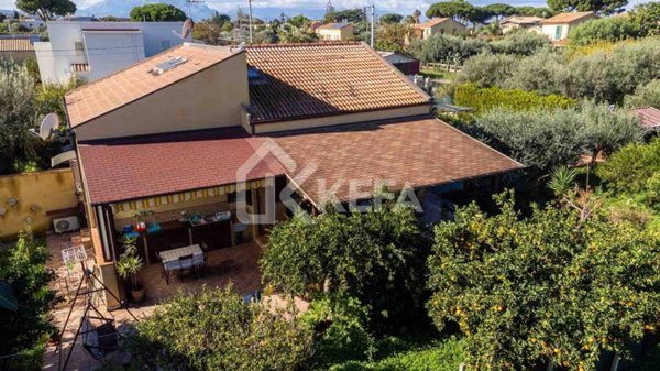 casa indipendente in vendita a Lascari