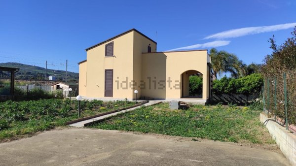 casa indipendente in vendita a Lascari