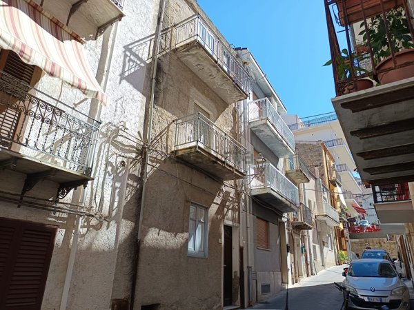 casa indipendente in vendita a Lascari