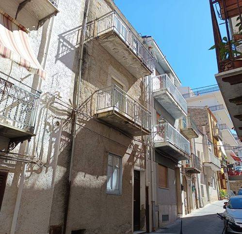 casa indipendente in vendita a Lascari