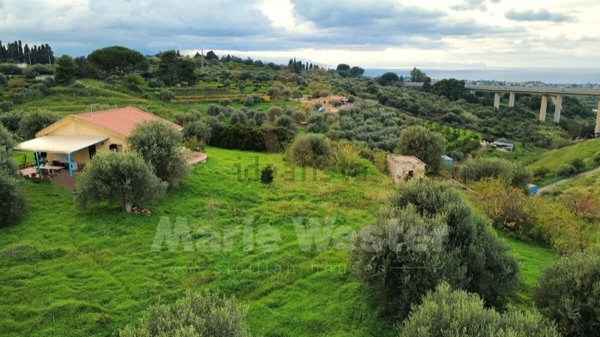 casa indipendente in vendita a Lascari