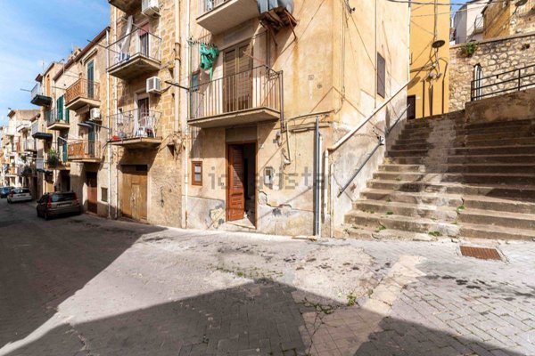 casa indipendente in vendita a Lascari