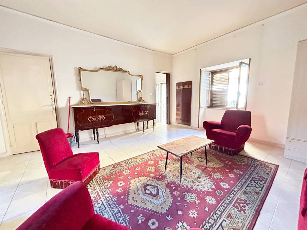 casa indipendente in vendita a Lascari