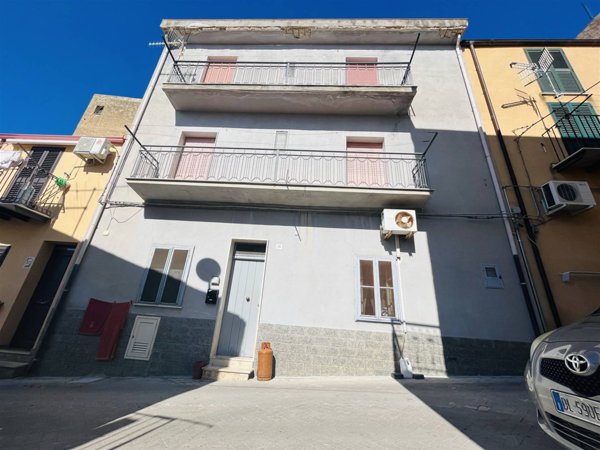 casa indipendente in vendita a Lascari