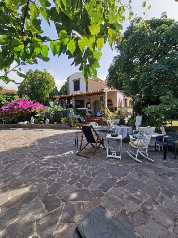 casa indipendente in vendita a Lascari