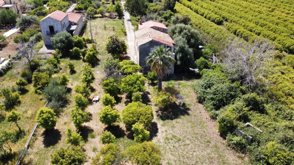 pentavano in vendita a Lascari