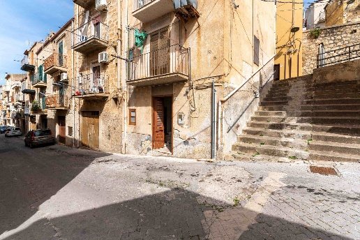 casa indipendente in vendita a Lascari