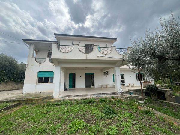 casa indipendente in vendita a Lascari