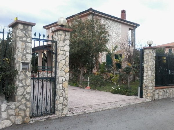 quadrivano in vendita a Lascari