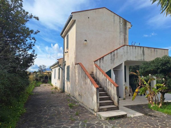 casa indipendente in vendita a Lascari