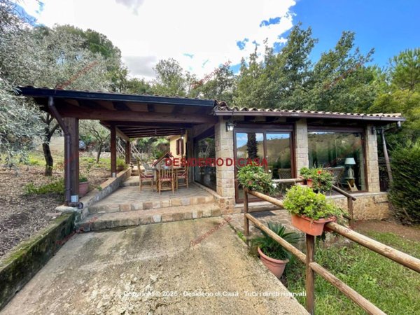 casa indipendente in vendita a Lascari