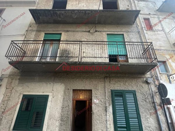 casa indipendente in vendita a Lascari